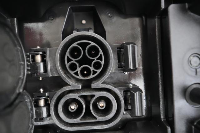 2023 Toyota bZ4X — photo 8 of 28