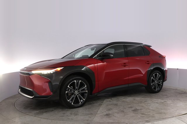 2023 Toyota bZ4X — photo 14 of 28