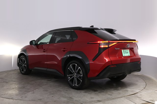 2023 Toyota bZ4X — photo 13 of 28