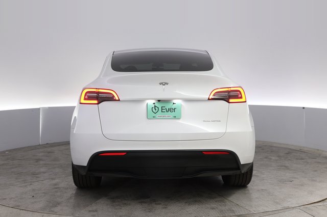 2023 Tesla Model Y — photo 12 of 22