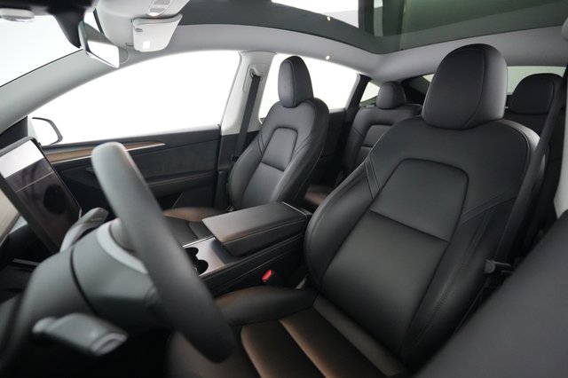 2023 Tesla Model Y — photo 3 of 22