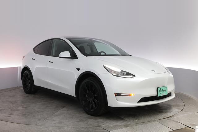 2023 Tesla Model Y — photo 10 of 22