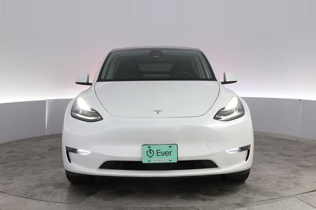 2023 Tesla Model Y — photo 9 of 22
