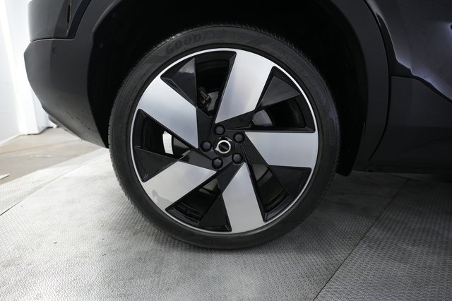 2023 Volvo C40 Recharge — photo 17 of 21