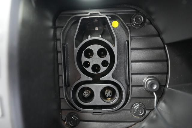 2023 Hyundai IONIQ 6 — photo 8 of 22