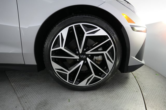 2023 Hyundai IONIQ 6 — photo 16 of 22