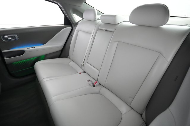2023 Hyundai IONIQ 6 — photo 19 of 22