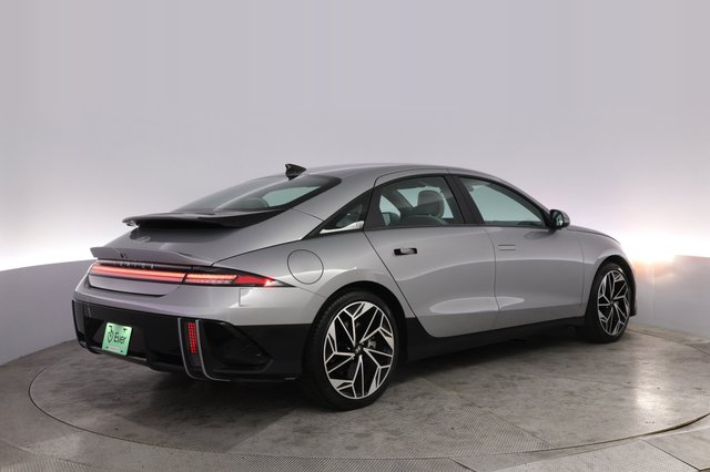 2023 Hyundai IONIQ 6 — photo 2 of 22