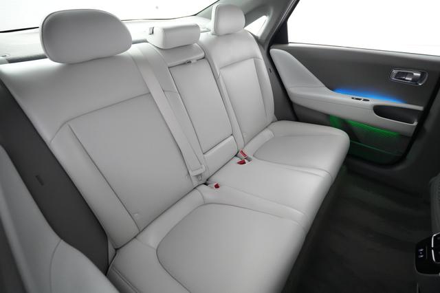 2023 Hyundai IONIQ 6 — photo 4 of 22