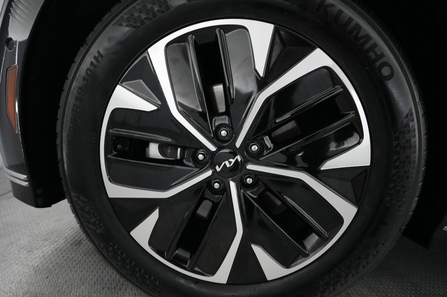 2024 Kia EV6 — photo 15 of 21
