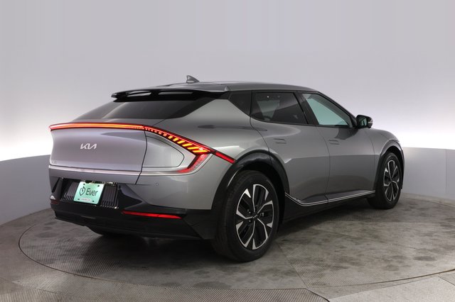 2024 Kia EV6 — photo 2 of 21
