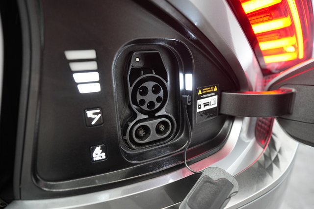 2024 Kia EV6 — photo 8 of 21
