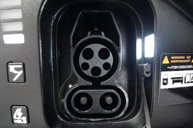 2024 Kia EV6 — photo 8 of 21