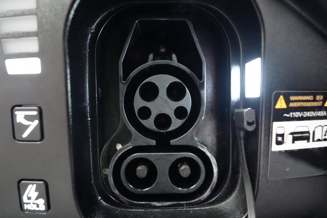 2024 Kia EV6 — photo 8 of 21