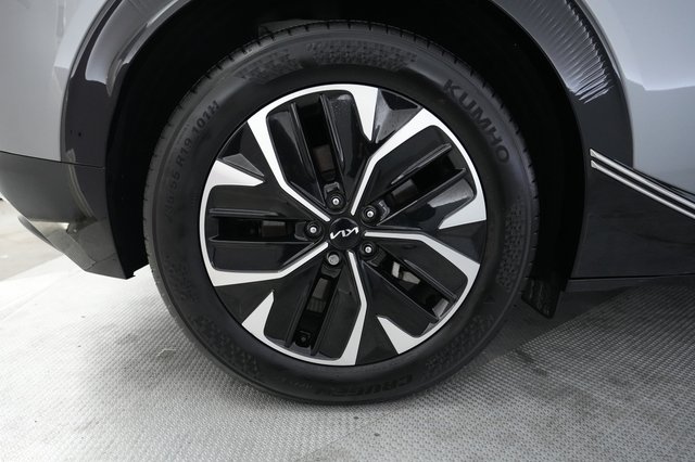 2024 Kia EV6 — photo 17 of 21