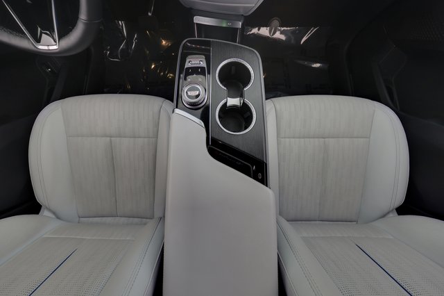 2024 Cadillac Lyriq — photo 22 of 24