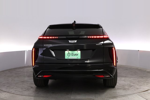 2024 Cadillac Lyriq — photo 12 of 24