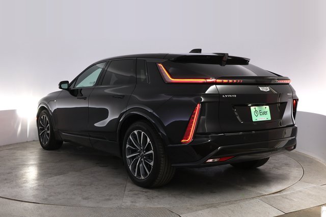 2024 Cadillac Lyriq — photo 13 of 24