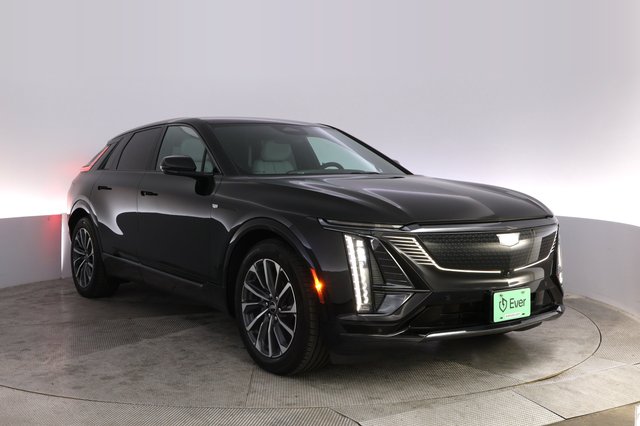 2024 Cadillac Lyriq — photo 10 of 24