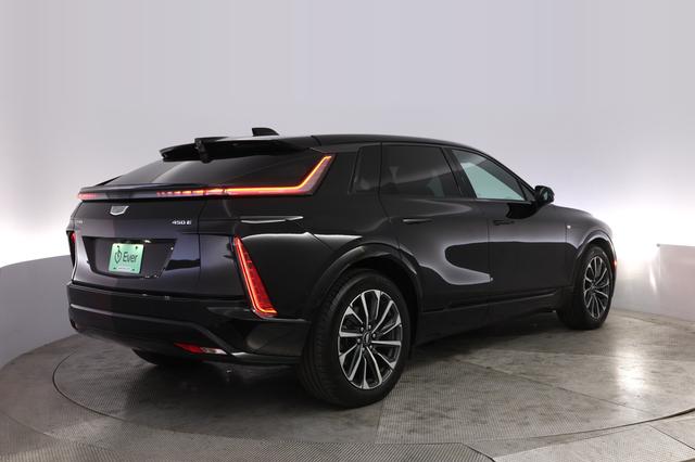 2024 Cadillac Lyriq — photo 2 of 24