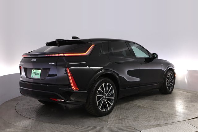 2024 Cadillac Lyriq — photo 2 of 24