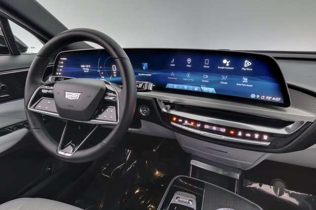 2024 Cadillac Lyriq — photo 20 of 24