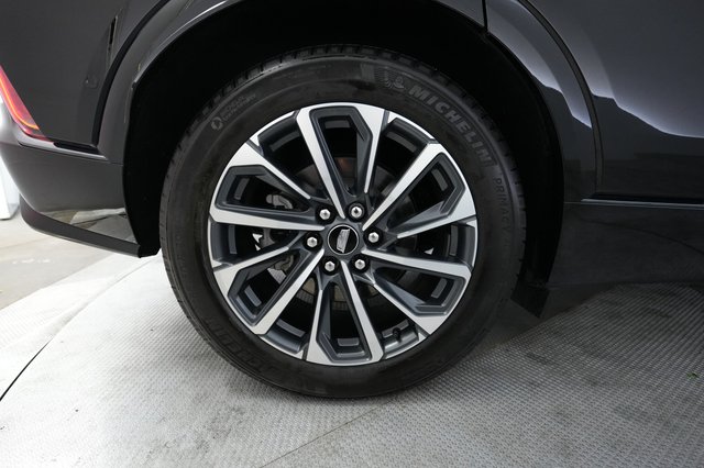 2024 Cadillac Lyriq — photo 17 of 24