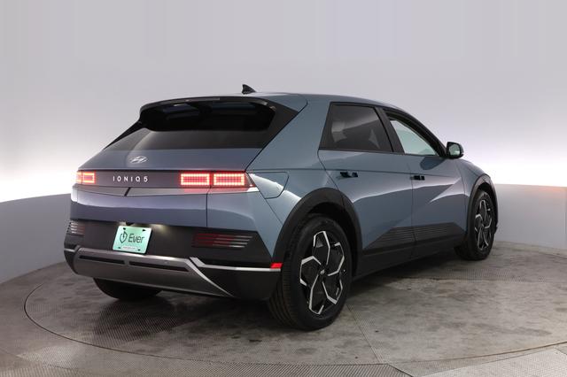 2024 Hyundai IONIQ 5 — photo 2 of 21