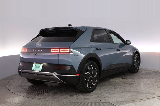 2024 Hyundai IONIQ 5 — photo 2 of 21
