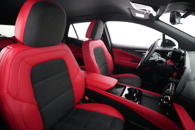 2024 Chevrolet Blazer EV — photo 3 of 19