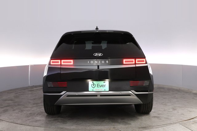 2024 Hyundai IONIQ 5 — photo 12 of 27