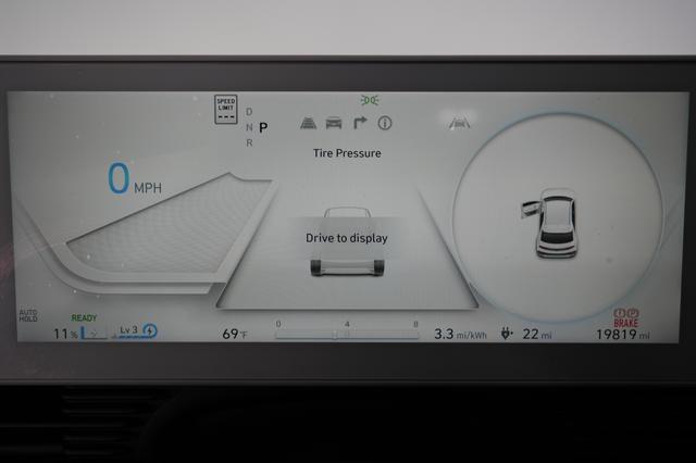 2024 Hyundai IONIQ 5 — photo 5 of 27