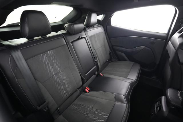 2025 Ford Mustang Mach-E — photo 4 of 32