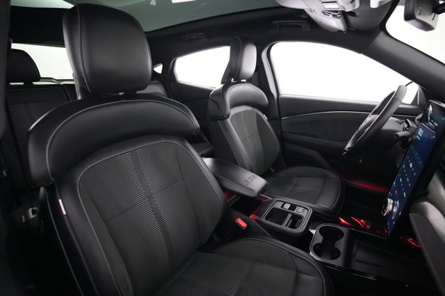 2025 Ford Mustang Mach-E — photo 18 of 32