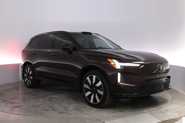 2025 Volvo EX90 — photo 10 of 21