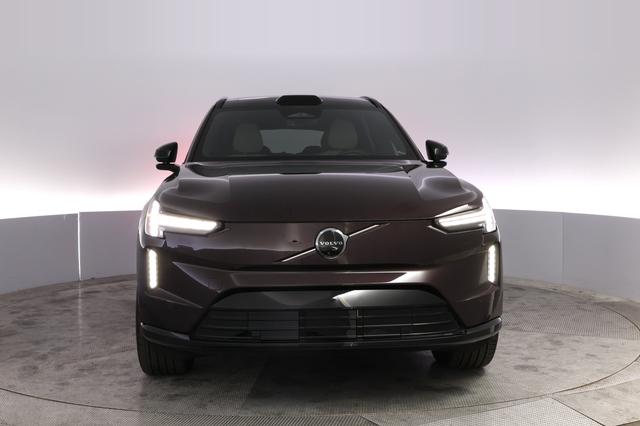 2025 Volvo EX90 — photo 9 of 21
