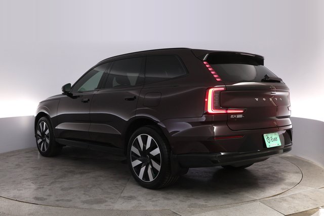 2025 Volvo EX90 — photo 13 of 21