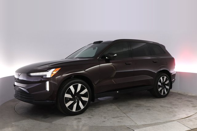2025 Volvo EX90 — photo 14 of 21