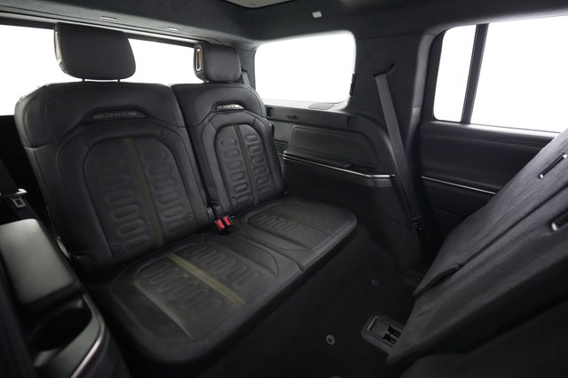 2025 Rivian R1S — photo 21 of 24