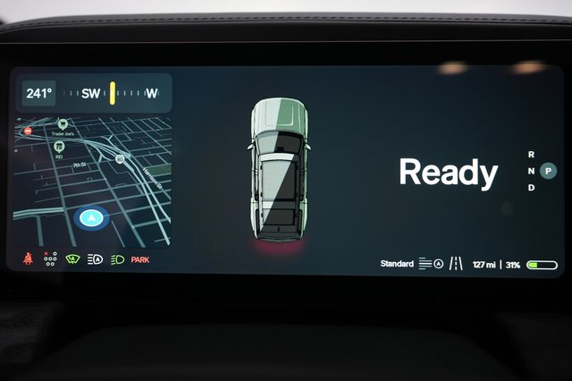 2025 Rivian R1S — photo 23 of 24