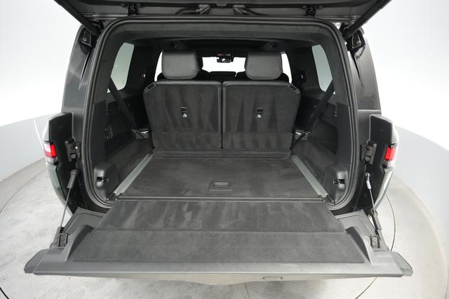 2025 Rivian R1S — photo 6 of 24