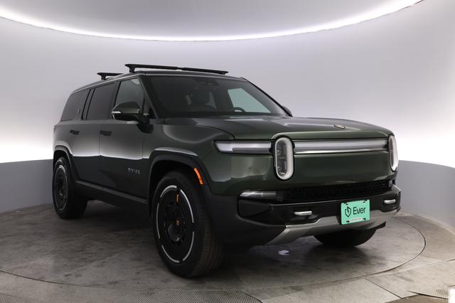 2025 Rivian R1S — photo 10 of 24