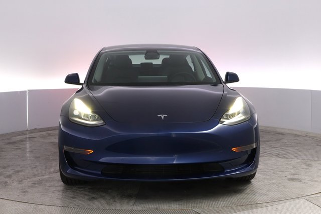 2022 Tesla Model 3 — photo 9 of 21