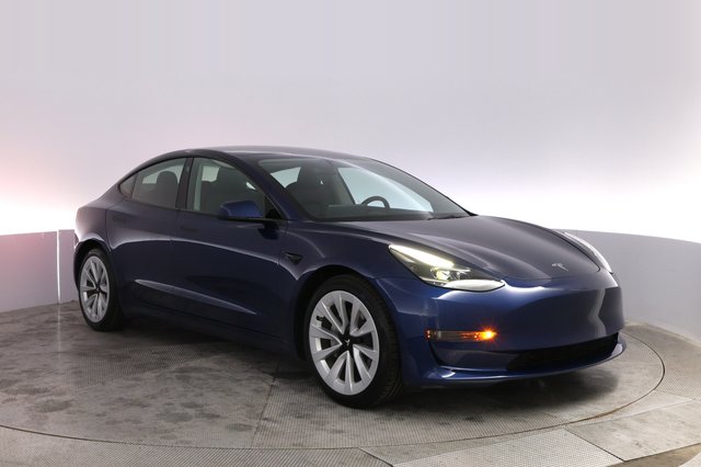2022 Tesla Model 3 — photo 10 of 21