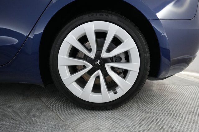 2022 Tesla Model 3 — photo 7 of 21