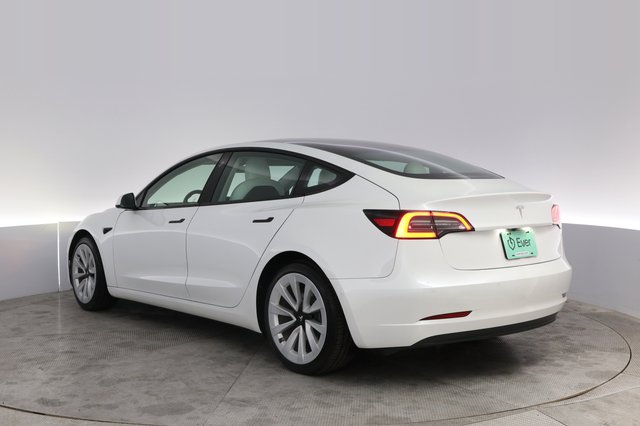 2022 Tesla Model 3 — photo 13 of 21