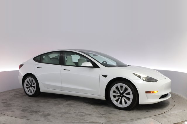 2022 Tesla Model 3 — photo 11 of 21