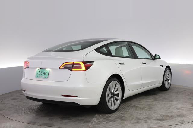 2022 Tesla Model 3 — photo 2 of 21