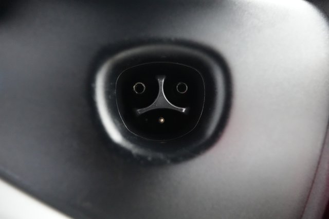 2022 Tesla Model 3 — photo 8 of 21