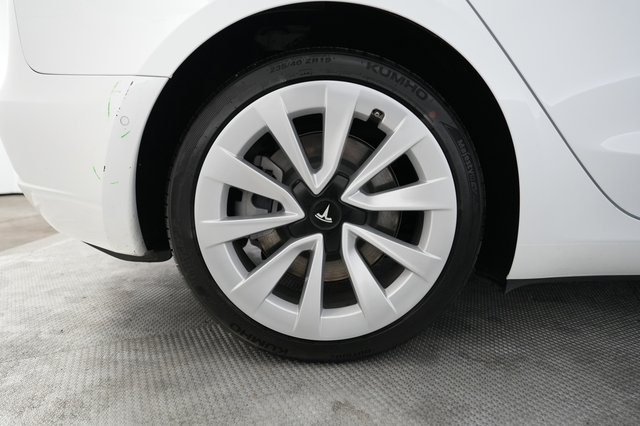 2022 Tesla Model 3 — photo 17 of 21